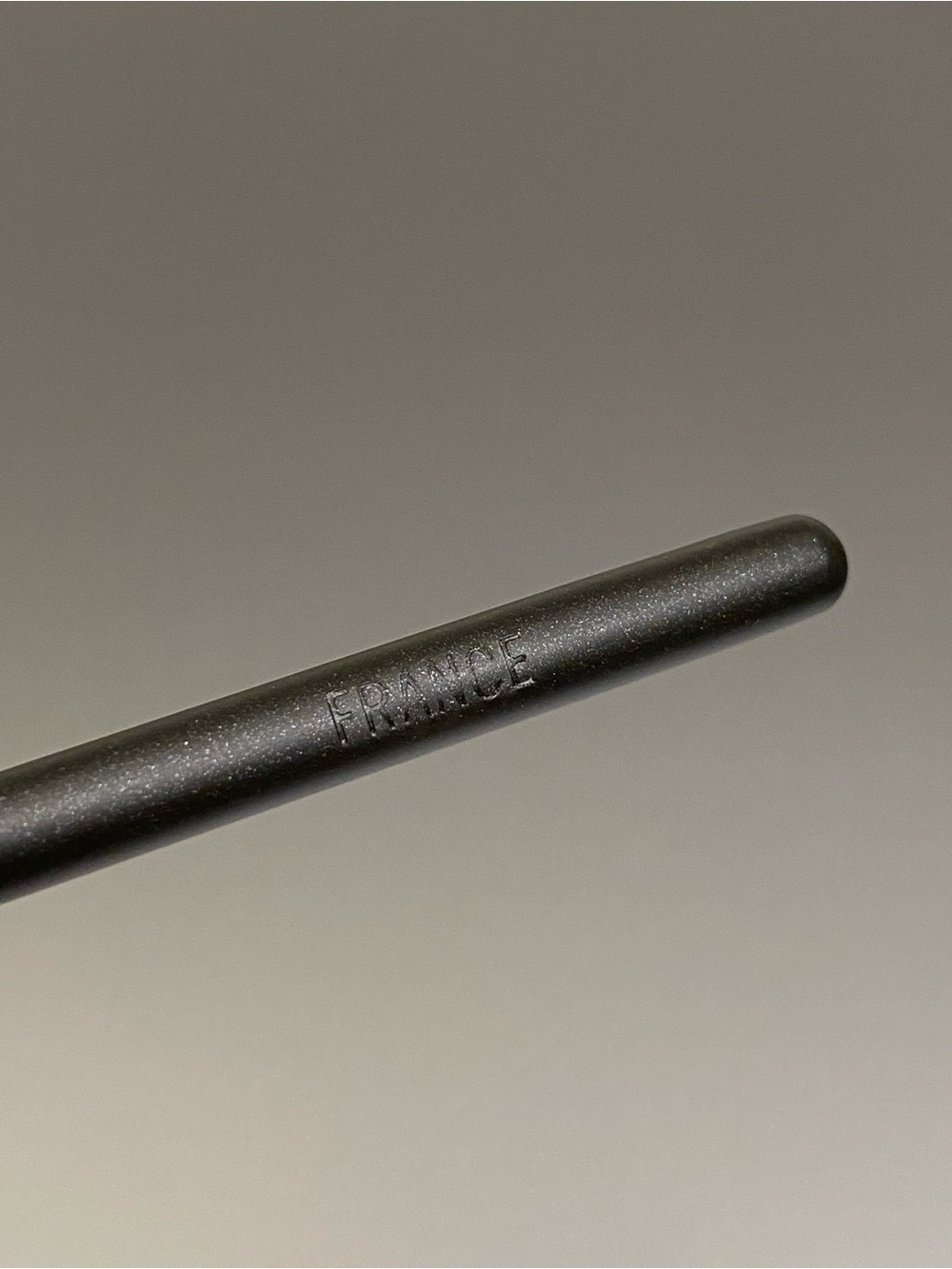 MAC 263 Small Angle Brush - Picture 3 of 6